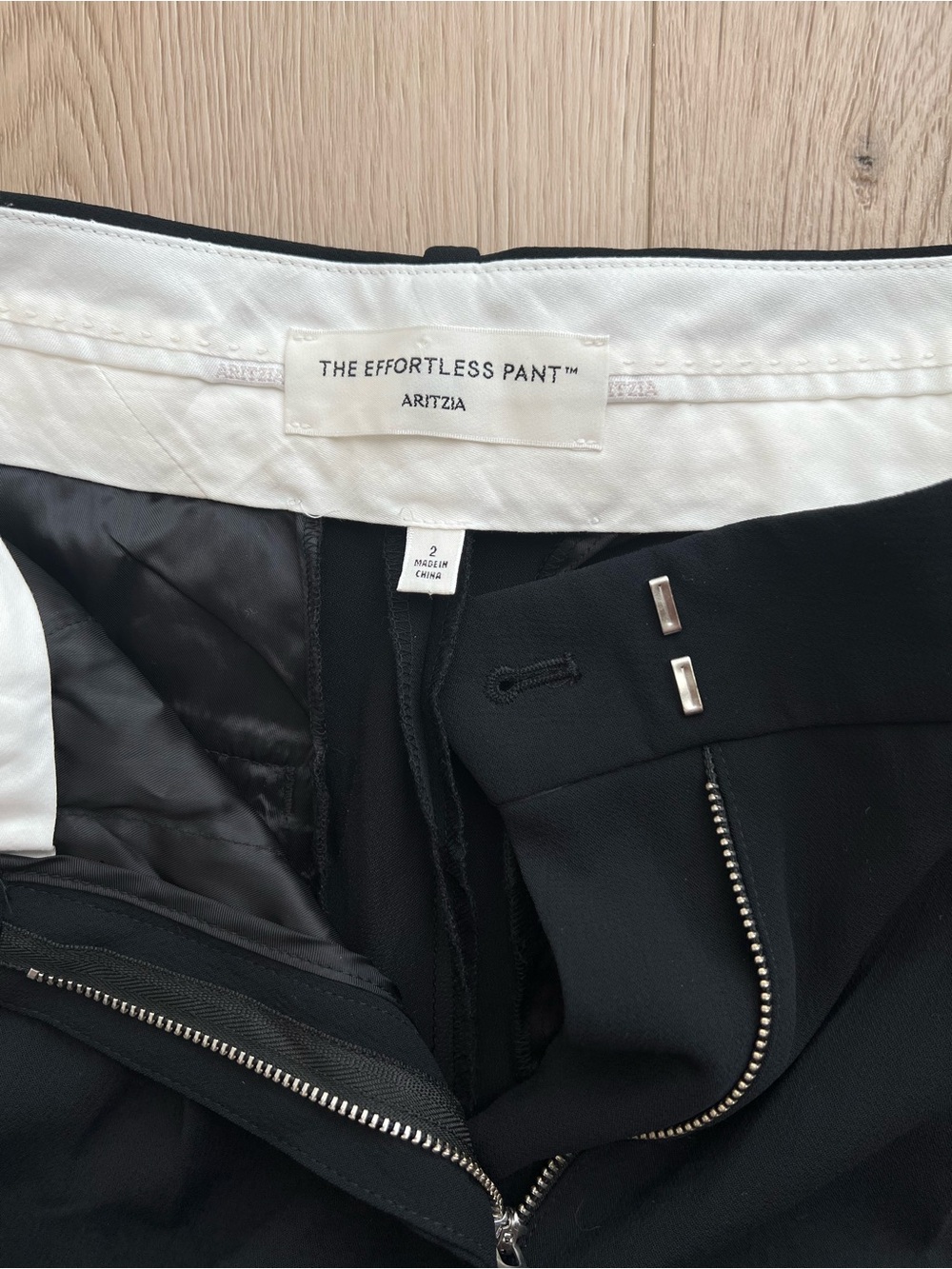 NWOTS Aritzia The Effortless Pant™ Curve-Fit - Crepette™ Sz 2 Black - Picture 6 of 13